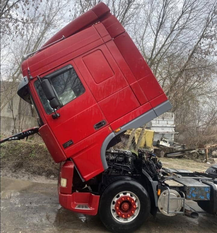DAF XF 95.430 Tractor head 4x2 - 트랙터 유닛 : 사진 2 DAF XF 95.430 Tractor head 4x2 - 트랙터 유닛 : 사진 2