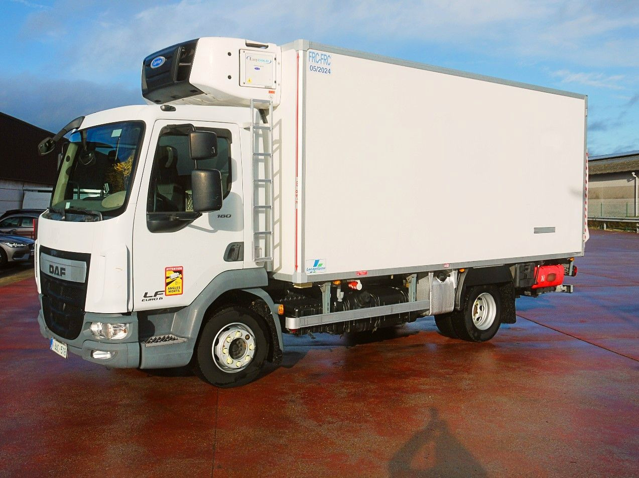 DAF LF 180 .10 KUHLKOFFER CARRIER SUPRA 750MT AIRCO - 냉동탑차 : 사진 4 DAF LF 180 .10 KUHLKOFFER CARRIER SUPRA 750MT AIRCO - 냉동탑차 : 사진 4