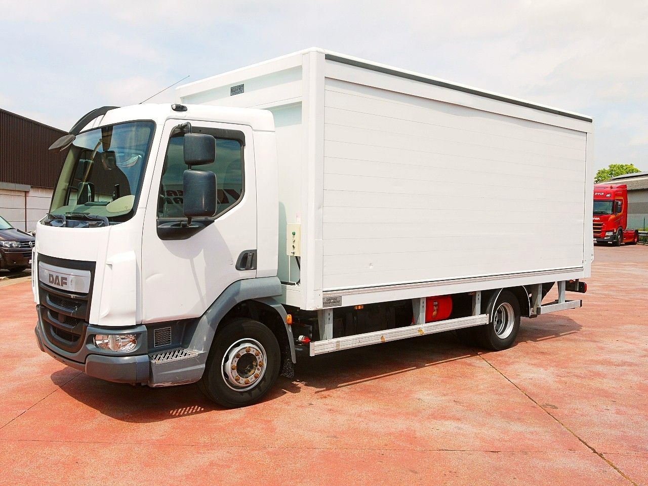 DAF LF 180 12 GETRANKENWAGEN LBW LUFT - 음료 트럭 : 사진 4 DAF LF 180 12 GETRANKENWAGEN LBW LUFT - 음료 트럭 : 사진 4