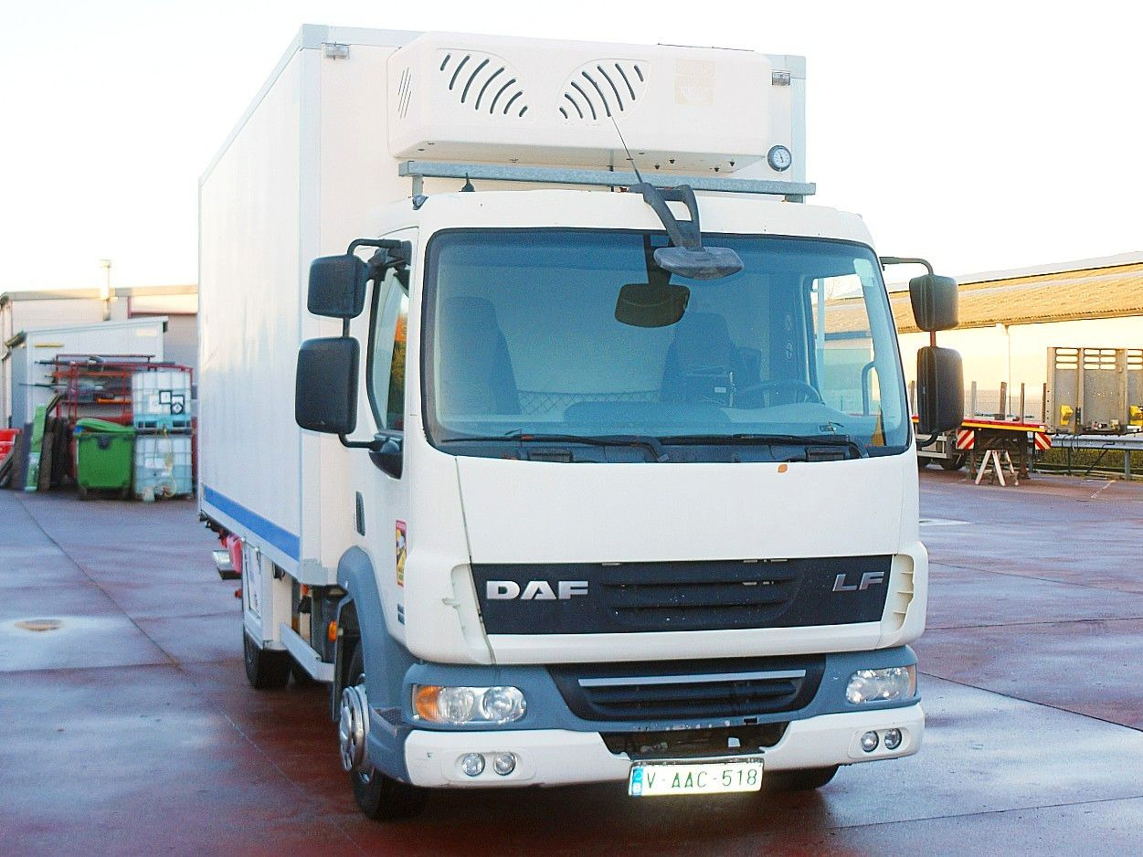 DAF LF 45.160 ISOTHERM KOFFER LADEBORDWAND - 냉동탑차 : 사진 1 DAF LF 45.160 ISOTHERM KOFFER LADEBORDWAND - 냉동탑차 : 사진 1