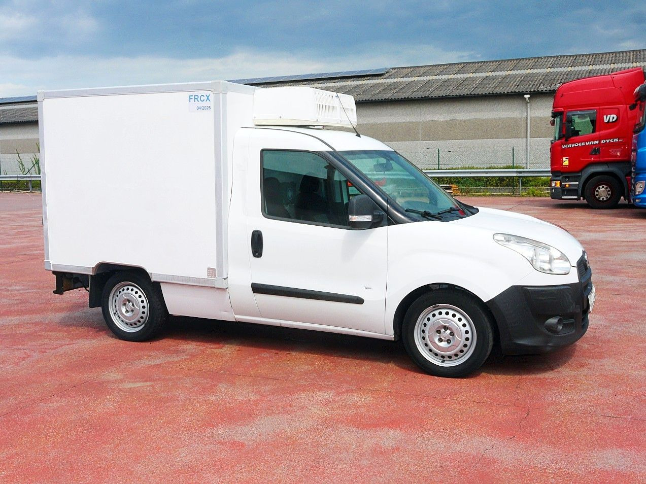 Fiat DOBLO 1.3 KUHLKOFFER RELEC FROID TR 22 -20C - 냉동 밴 : 사진 2 Fiat DOBLO 1.3 KUHLKOFFER RELEC FROID TR 22 -20C - 냉동 밴 : 사진 2