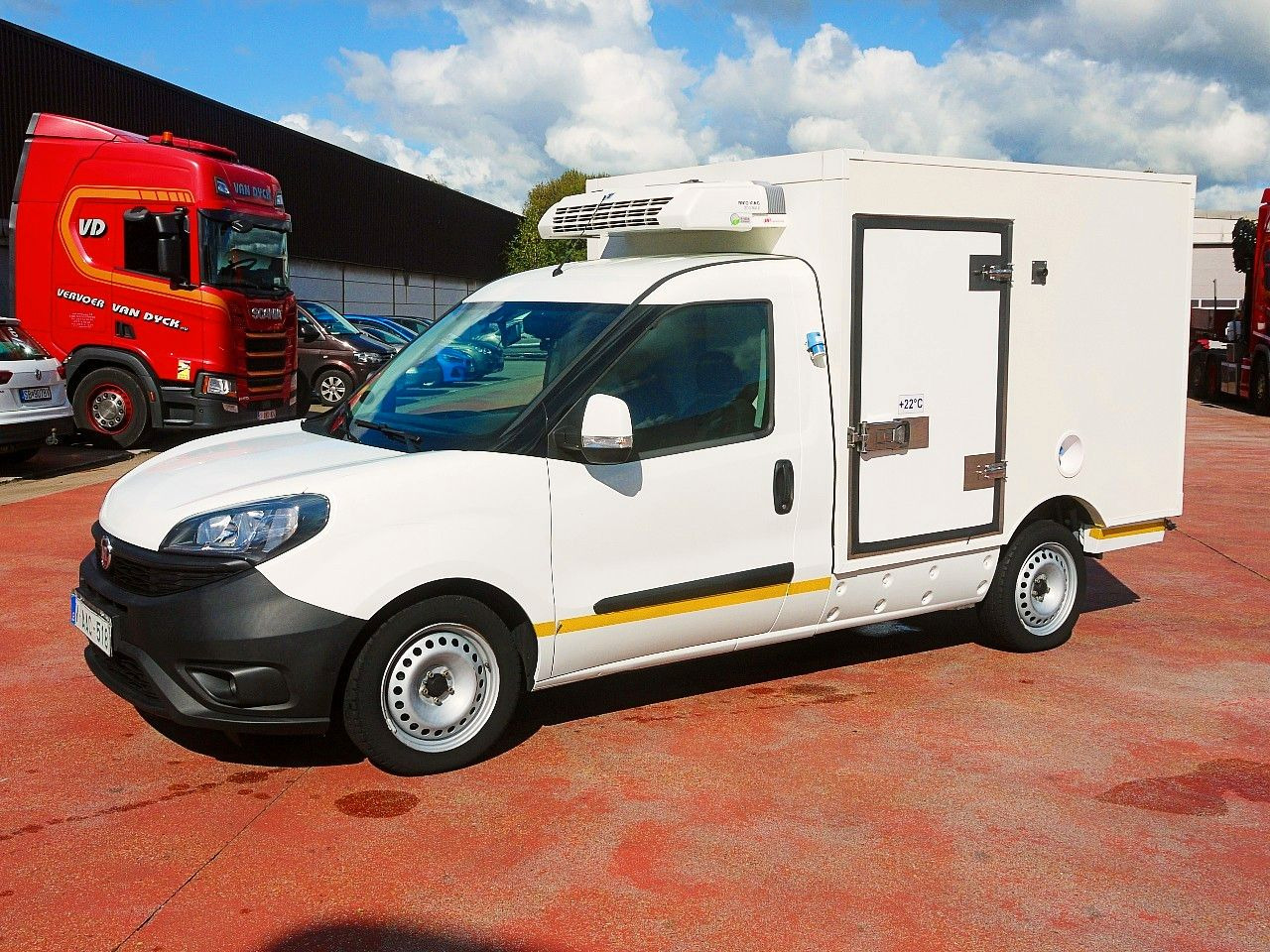 Fiat DOBLO 1.6 KUHLKOFFER THERMOKING MT A/C - 냉동 밴 : 사진 4 Fiat DOBLO 1.6 KUHLKOFFER THERMOKING MT A/C - 냉동 밴 : 사진 4