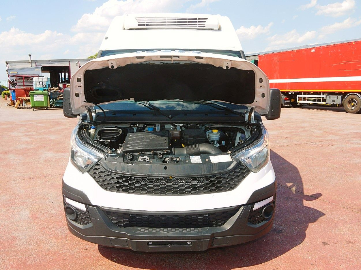 냉동 밴 Iveco 35S13 DAILY KUHLKASTENWAGEN THERMOKING V300 MULT : 사진 16 냉동 밴 Iveco 35S13 DAILY KUHLKASTENWAGEN THERMOKING V300 MULT : 사진 16