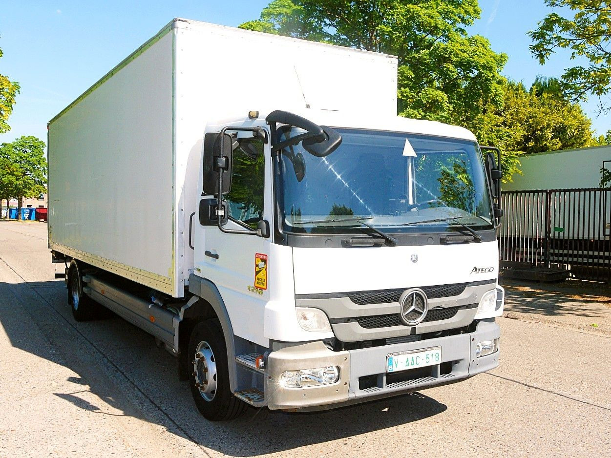 Mercedes-Benz 1318 ATEGO MEUBEL KOFFER LBW MANUAL LUFTFEDERNG - 박스 트럭 : 사진 4 Mercedes-Benz 1318 ATEGO MEUBEL KOFFER LBW MANUAL LUFTFEDERNG - 박스 트럭 : 사진 4