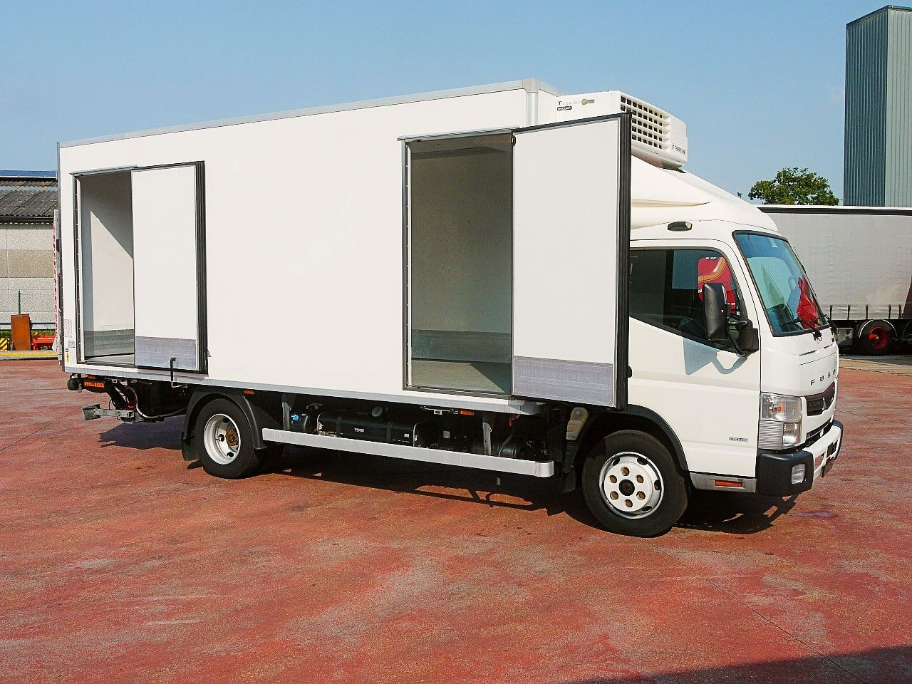 Mitsubishi FUSO CANTER 3.0 KUHLKOFFER THERMOKING V800 MT AC - 냉동 밴 : 사진 3 Mitsubishi FUSO CANTER 3.0 KUHLKOFFER THERMOKING V800 MT AC - 냉동 밴 : 사진 3