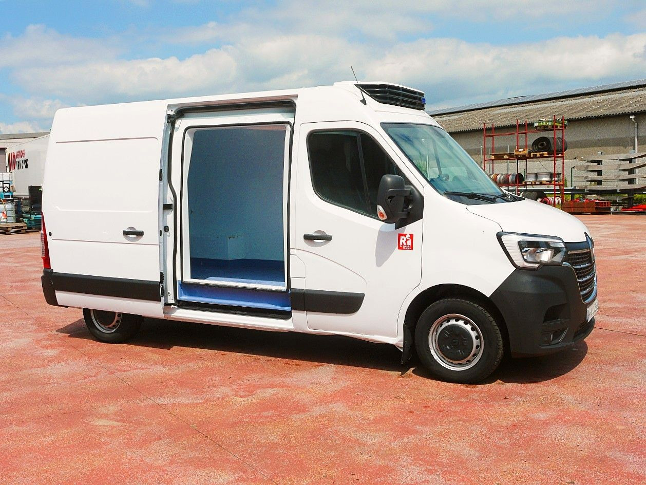 Renault MASTER KUHLKASTENWAGEN CARRIER XARIOS 350 -29c - 냉동 밴 : 사진 3 Renault MASTER KUHLKASTENWAGEN CARRIER XARIOS 350 -29c - 냉동 밴 : 사진 3