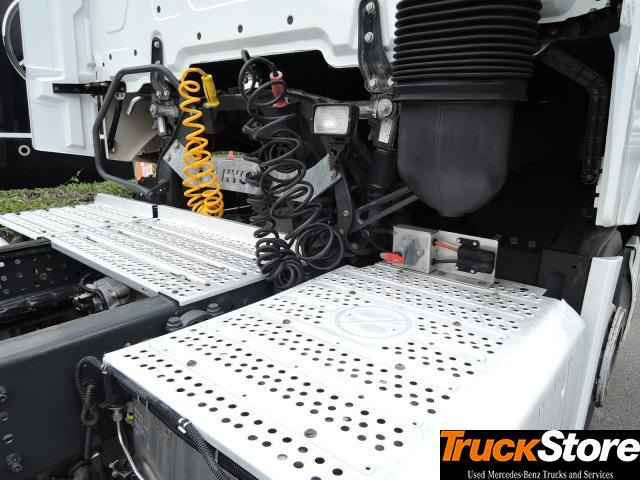 Mercedes-Benz Actros 1843 LS - 트랙터 유닛 : 사진 2 Mercedes-Benz Actros 1843 LS - 트랙터 유닛 : 사진 2