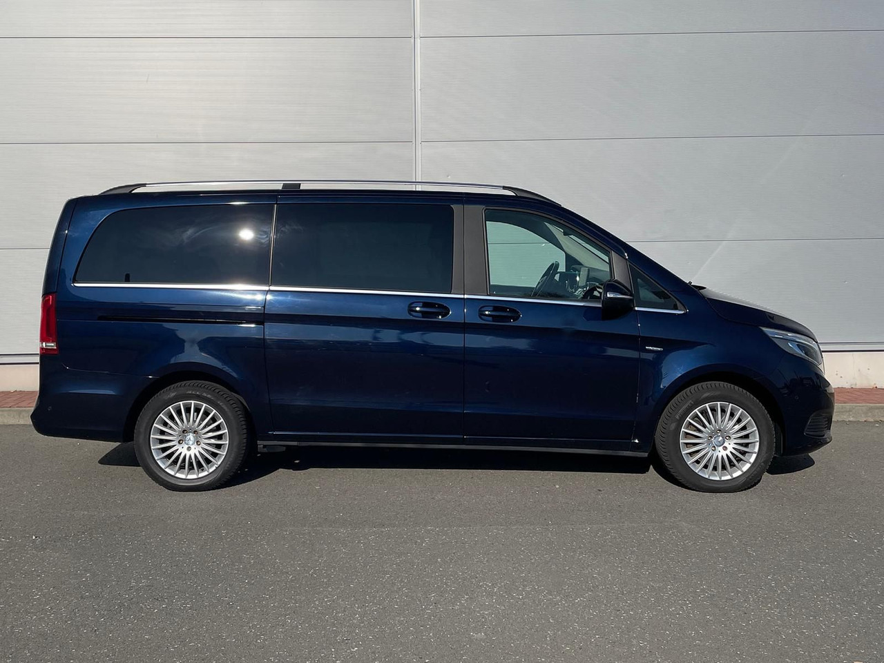 Mercedes-Benz V 250 d Avantgarde 360°KAMERA LED ALLRAD - 승합차 : 사진 5 Mercedes-Benz V 250 d Avantgarde 360°KAMERA LED ALLRAD - 승합차 : 사진 5