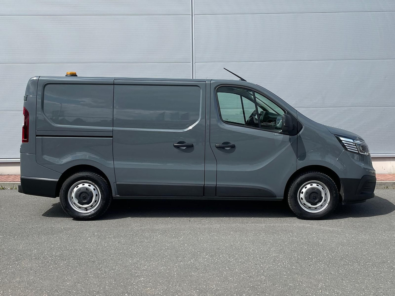 Renault Trafic Kasten RED EDITION L1H1 AHK LED DAB MFL - 승합차 : 사진 5 Renault Trafic Kasten RED EDITION L1H1 AHK LED DAB MFL - 승합차 : 사진 5