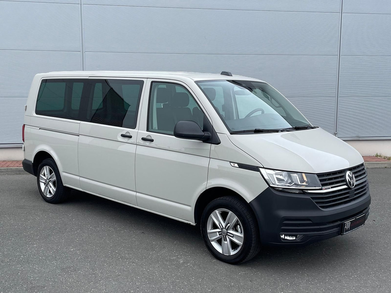 Volkswagen T6.1 Transporter 2.0 TDI lang 4MOTION SITZHZ NAV - 패널 밴 : 사진 2 Volkswagen T6.1 Transporter 2.0 TDI lang 4MOTION SITZHZ NAV - 패널 밴 : 사진 2