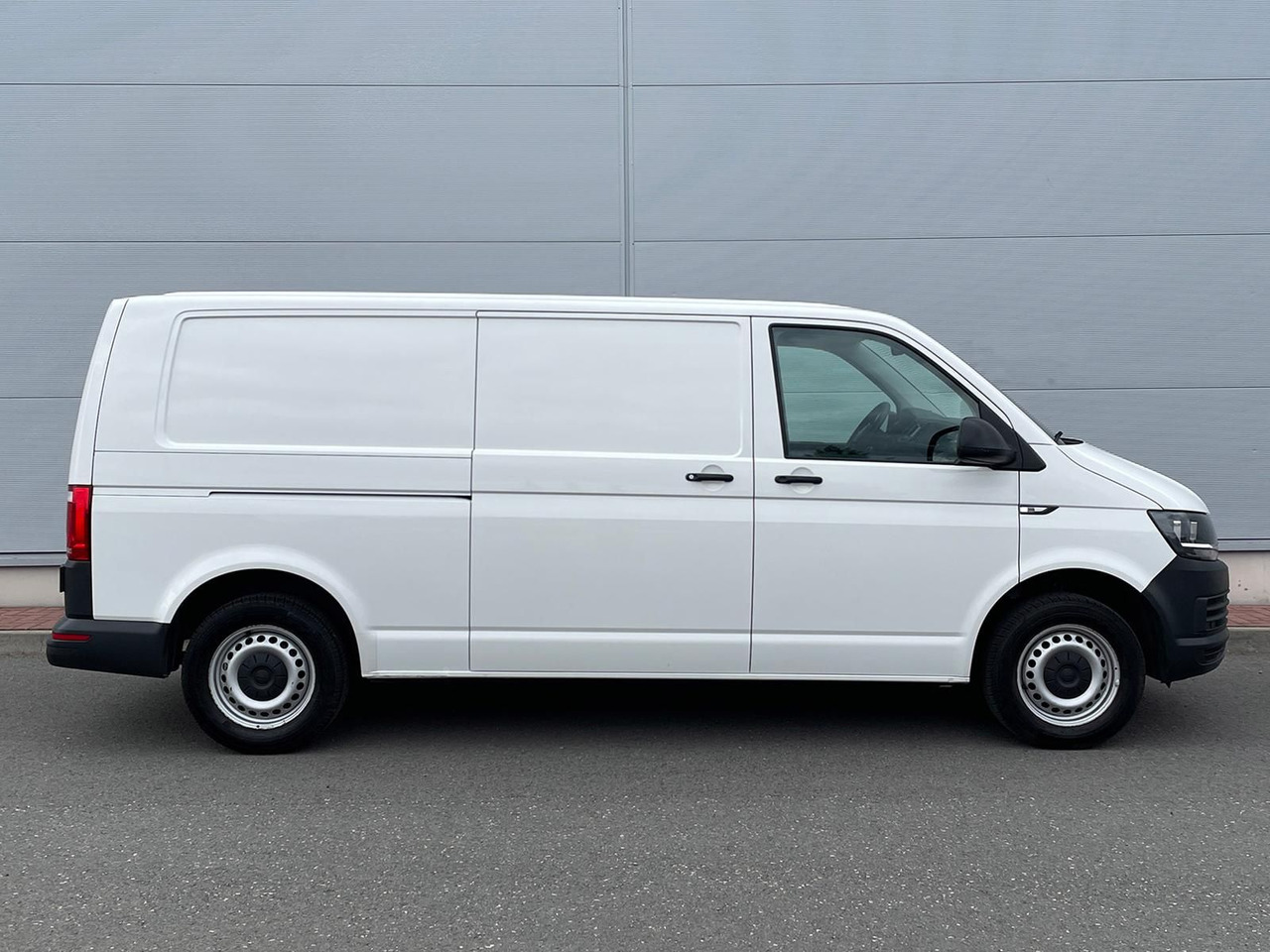 Volkswagen T6 Transporter 2.0 TDI PDC KLIMA - 승합차 : 사진 5 Volkswagen T6 Transporter 2.0 TDI PDC KLIMA - 승합차 : 사진 5