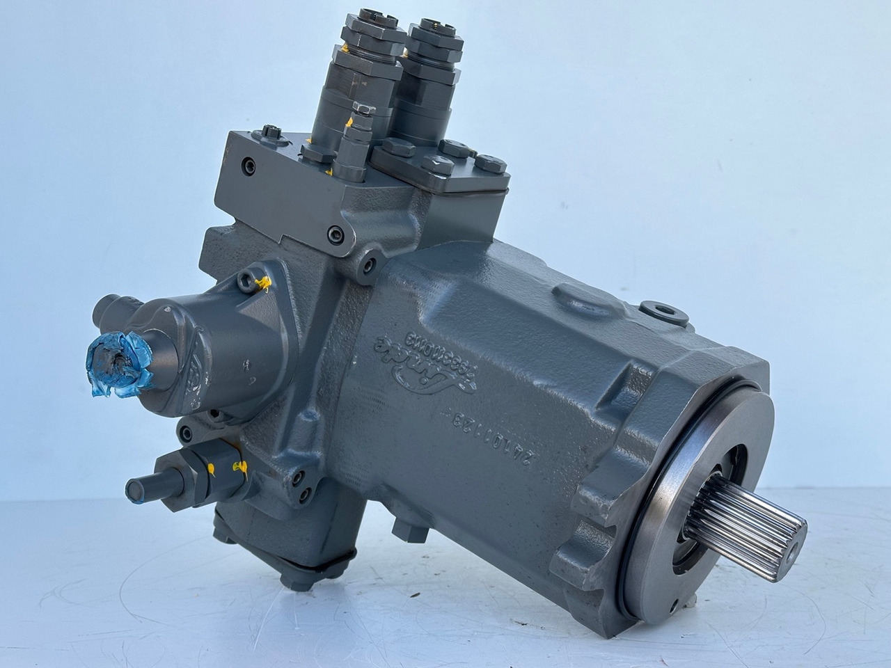 LIEBHERR - LINDE Liebherr-Linde Original Hydromotor Typ:HMF75-02 2560 G 03 mit ID-Nr.10007106. A914 B-LI, A914 LI, A924 B-LI, A924 LI, MG15, MBG12, MG20, MFG10, BG12H #HYX293G00103# - 유압 모터 휠 굴삭기 용 : 사진 3 LIEBHERR - LINDE Liebherr-Linde Original Hydromotor Typ:HMF75-02 2560 G 03 mit ID-Nr.10007106. A914 B-LI, A914 LI, A924 B-LI, A924 LI, MG15, MBG12, MG20, MFG10, BG12H #HYX293G00103# - 유압 모터 휠 굴삭기 용 : 사진 3
