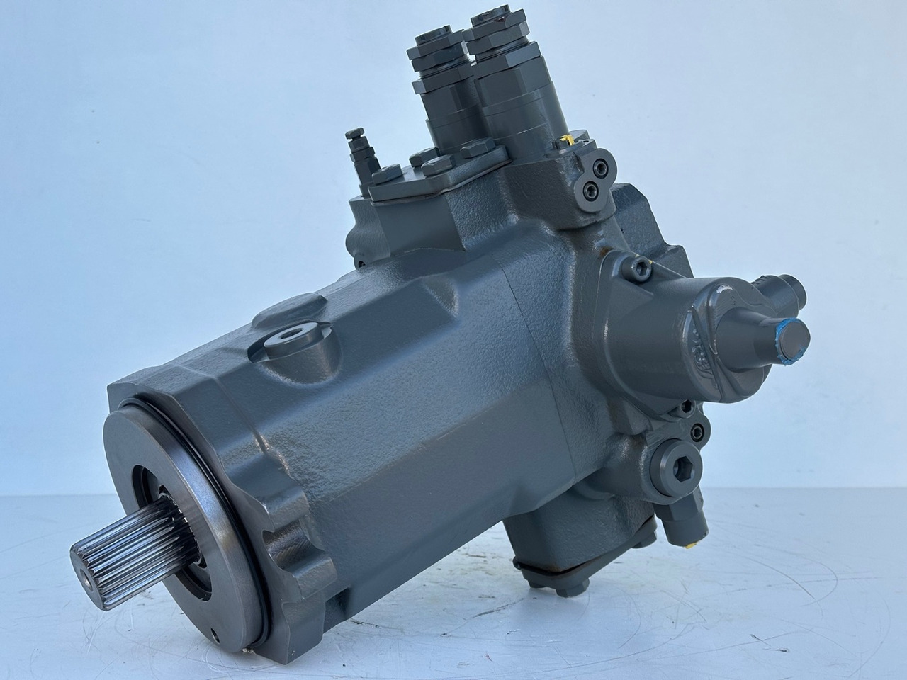 LIEBHERR - LINDE Liebherr-Linde Original Hydromotor Typ:HMF75-02 2560 G 03 mit ID-Nr.10007106. A914 B-LI, A914 LI, A924 B-LI, A924 LI, MG15, MBG12, MG20, MFG10, BG12H #HYX293G00103# - 유압 모터 휠 굴삭기 용 : 사진 1 LIEBHERR - LINDE Liebherr-Linde Original Hydromotor Typ:HMF75-02 2560 G 03 mit ID-Nr.10007106. A914 B-LI, A914 LI, A924 B-LI, A924 LI, MG15, MBG12, MG20, MFG10, BG12H #HYX293G00103# - 유압 모터 휠 굴삭기 용 : 사진 1