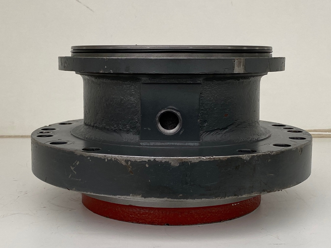 Liebherr Abtriebswellengehäuse ID-Nr.90015650 and Kegelrollenlager ID-Nr.761008503. - 스윙 모터 크롤러 굴삭기 용 : 사진 3 Liebherr Abtriebswellengehäuse ID-Nr.90015650 and Kegelrollenlager ID-Nr.761008503. - 스윙 모터 크롤러 굴삭기 용 : 사진 3