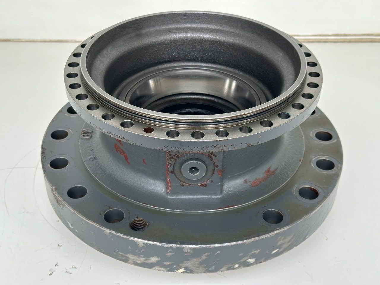Liebherr Abtriebswellengehäuse ID-Nr.90018934. A924 HL, A924, LH30 C, LH30 M, LH35 M, LH35 MT, R922. #ABTR.GEH.0767#0764# - 스윙 모터 건설기계 용 : 사진 1 Liebherr Abtriebswellengehäuse ID-Nr.90018934. A924 HL, A924, LH30 C, LH30 M, LH35 M, LH35 MT, R922. #ABTR.GEH.0767#0764# - 스윙 모터 건설기계 용 : 사진 1