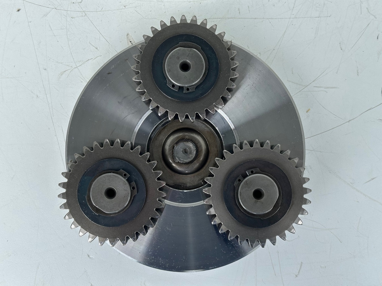 Liebherr - Bonfiglioli Planetenradsatz mit ID-Nr.11160716. LTM 1045-3-1-, LTM 1055-1, LTM 1055-3-1-, LTM 1055-3-2-, LTM1070-4-1-, LTM1070-4-2-. #11160716.6088598# - 기어박스 및 부품 : 사진 3 Liebherr - Bonfiglioli Planetenradsatz mit ID-Nr.11160716. LTM 1045-3-1-, LTM 1055-1, LTM 1055-3-1-, LTM 1055-3-2-, LTM1070-4-1-, LTM1070-4-2-. #11160716.6088598# - 기어박스 및 부품 : 사진 3