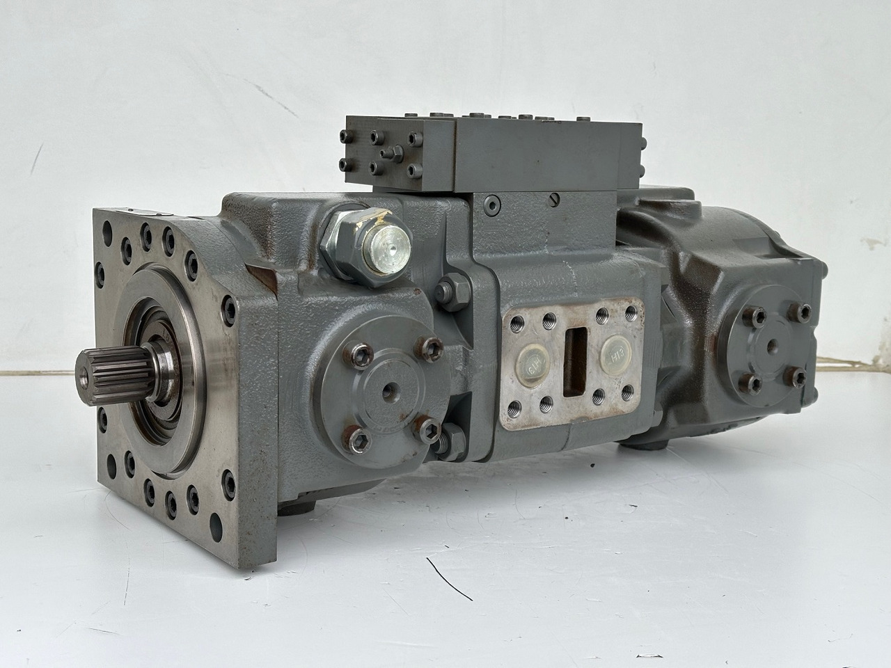 Liebherr Hydraulikdoppelpumpe Typ:LPVD 075. ID-Nr.9076806 - ID-Nr.9279749 - ID-Nr.9880487 - ID-Nr.9073988. A902 IND - A904 IND. #9076806.15495# - 유압 펌프 건설기계 용 : 사진 1 Liebherr Hydraulikdoppelpumpe Typ:LPVD 075. ID-Nr.9076806 - ID-Nr.9279749 - ID-Nr.9880487 - ID-Nr.9073988. A902 IND - A904 IND. #9076806.15495# - 유압 펌프 건설기계 용 : 사진 1