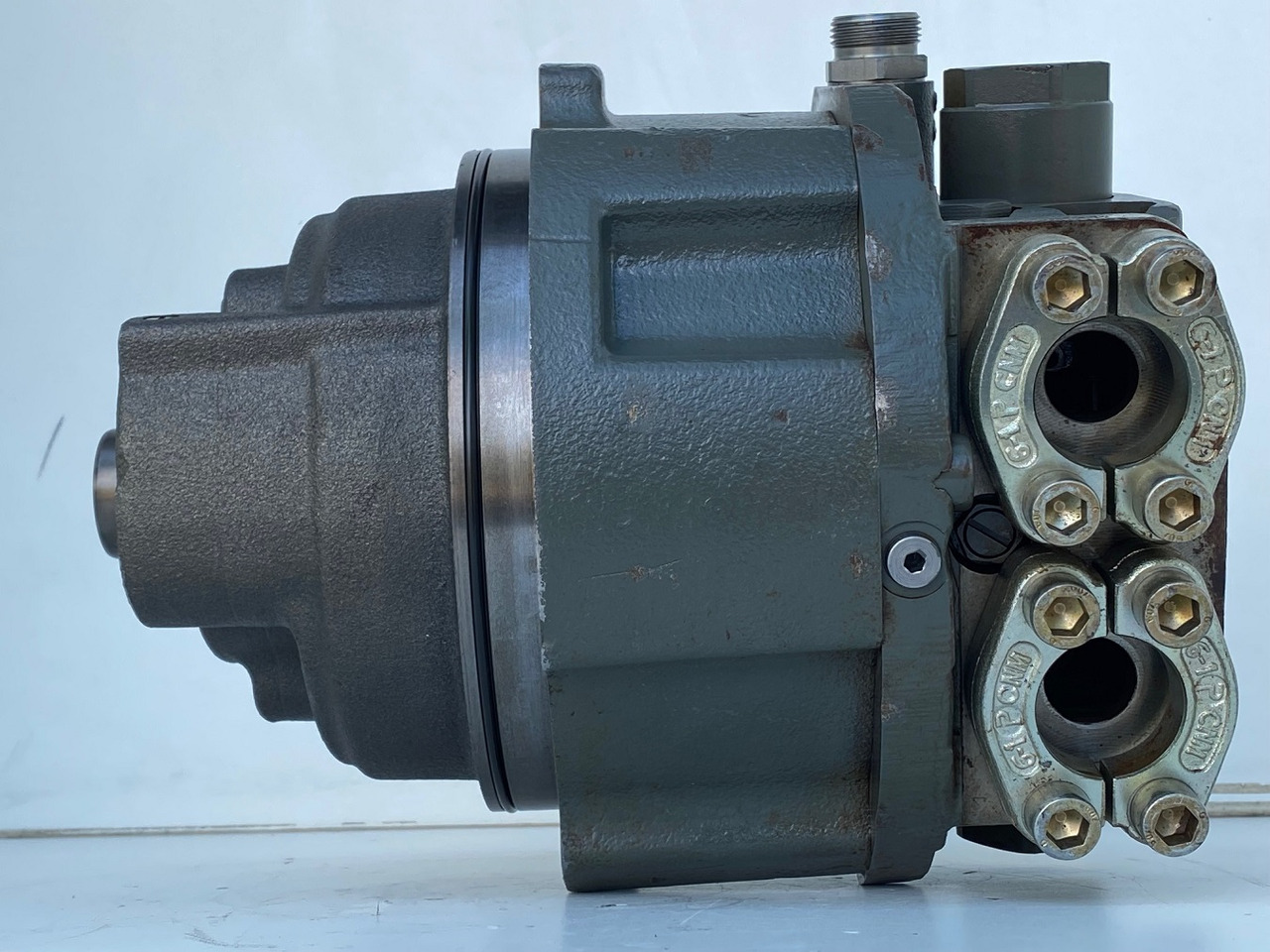 Liebherr Hydraulikeinbaumotor CMVE O 108. ID-Nr.10118562 - ID-Nr.10132610 - ID-Nr.10129048. LOS1916, LOS916, LOS926, R906, R916, R918, R920, R922, R924, R926COMP, R926, R936. #27979# - 유압 모터 크롤러 굴삭기 용 : 사진 3 Liebherr Hydraulikeinbaumotor CMVE O 108. ID-Nr.10118562 - ID-Nr.10132610 - ID-Nr.10129048. LOS1916, LOS916, LOS926, R906, R916, R918, R920, R922, R924, R926COMP, R926, R936. #27979# - 유압 모터 크롤러 굴삭기 용 : 사진 3