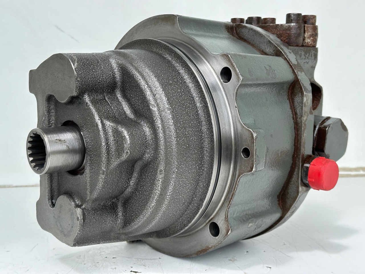 Liebherr Hydraulikeinbaumotor CMVE O 108. ID-Nr.10118562 - ID-Nr.10132610 - ID-Nr.10129048. LOS1916, LOS916, LOS926, R906, R916, R918, R920, R922, R924, R926COMP, R926, R936. #28314# - 유압 모터 건설기계 용 : 사진 2 Liebherr Hydraulikeinbaumotor CMVE O 108. ID-Nr.10118562 - ID-Nr.10132610 - ID-Nr.10129048. LOS1916, LOS916, LOS926, R906, R916, R918, R920, R922, R924, R926COMP, R926, R936. #28314# - 유압 모터 건설기계 용 : 사진 2