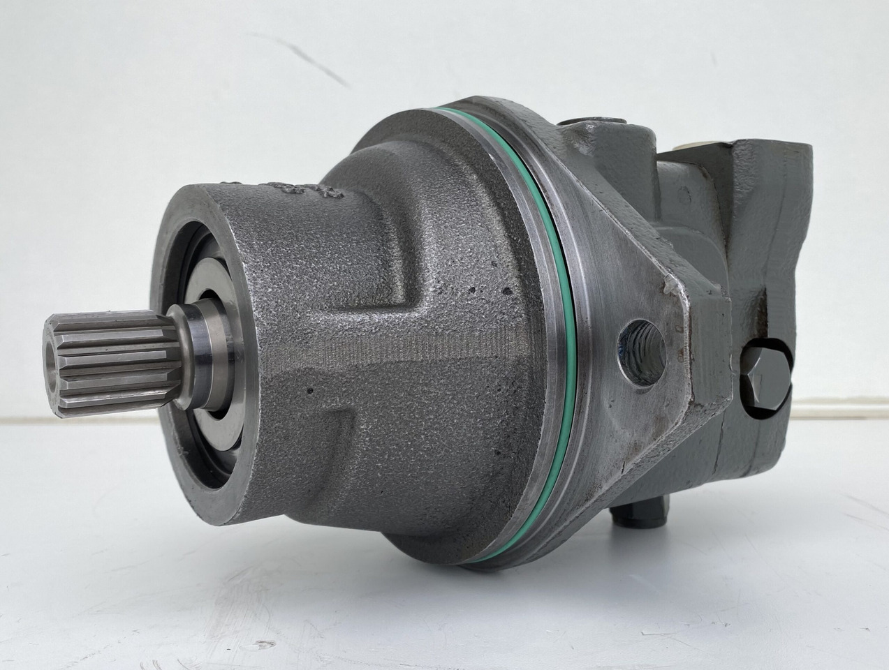 Liebherr Hydraulikeinbaumotor FMF045, ID-Nr.10132702. A924,LH30C,LH30M,LH35M,LH35MT,LH40C,LH40CP,LH40M,LH40MP,LH50CHR,LH50M,LH50MHR,LH50MT. #07110# - 유압 모터 휠 굴삭기 용 : 사진 3 Liebherr Hydraulikeinbaumotor FMF045, ID-Nr.10132702. A924,LH30C,LH30M,LH35M,LH35MT,LH40C,LH40CP,LH40M,LH40MP,LH50CHR,LH50M,LH50MHR,LH50MT. #07110# - 유압 모터 휠 굴삭기 용 : 사진 3