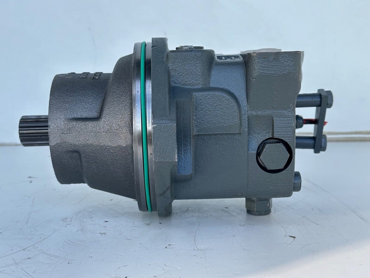 Liebherr Hydraulikeinbaumotor FMF045, ID-Nr.10132702. A924,LH30C,LH30M,LH35M,LH35MT,LH40C,LH40CP,LH40M,LH40MP,LH50CHR,LH50M,LH50MHR,LH50MT. #23.12.01074# - 유압 모터 휠 굴삭기 용 : 사진 1 Liebherr Hydraulikeinbaumotor FMF045, ID-Nr.10132702. A924,LH30C,LH30M,LH35M,LH35MT,LH40C,LH40CP,LH40M,LH40MP,LH50CHR,LH50M,LH50MHR,LH50MT. #23.12.01074# - 유압 모터 휠 굴삭기 용 : 사진 1