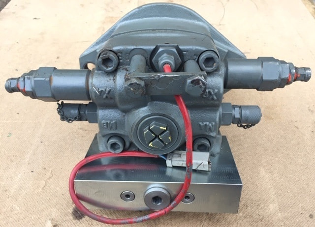 Liebherr Hydraulikeinbaumotor FMF045 and Dämpfungsventil DV22. ID-Nr.10137481 - ID-Nr.10152486 - ID-Nr.11369615 and ID-Nr.10151323 - 유압 모터 크롤러 굴삭기 용 : 사진 4 Liebherr Hydraulikeinbaumotor FMF045 and Dämpfungsventil DV22. ID-Nr.10137481 - ID-Nr.10152486 - ID-Nr.11369615 and ID-Nr.10151323 - 유압 모터 크롤러 굴삭기 용 : 사진 4