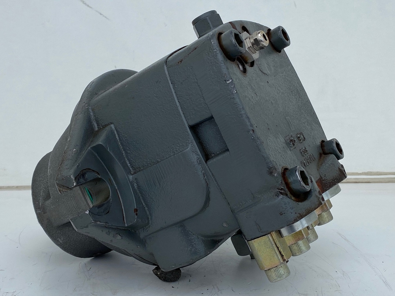 Liebherr Hydraulikeinbaumotor FMF090, ID-Nr.10120382 - ID-Nr.9273168 - ID-Nr.9074075. A900, A944, LH60, E942, EP944, ER944, LOS942, LOS944, P942, P944, R934 TR, R940, R942, R944, R946, R950. #17868 - 유압 모터 크롤러 굴삭기 용 : 사진 3 Liebherr Hydraulikeinbaumotor FMF090, ID-Nr.10120382 - ID-Nr.9273168 - ID-Nr.9074075. A900, A944, LH60, E942, EP944, ER944, LOS942, LOS944, P942, P944, R934 TR, R940, R942, R944, R946, R950. #17868 - 유압 모터 크롤러 굴삭기 용 : 사진 3