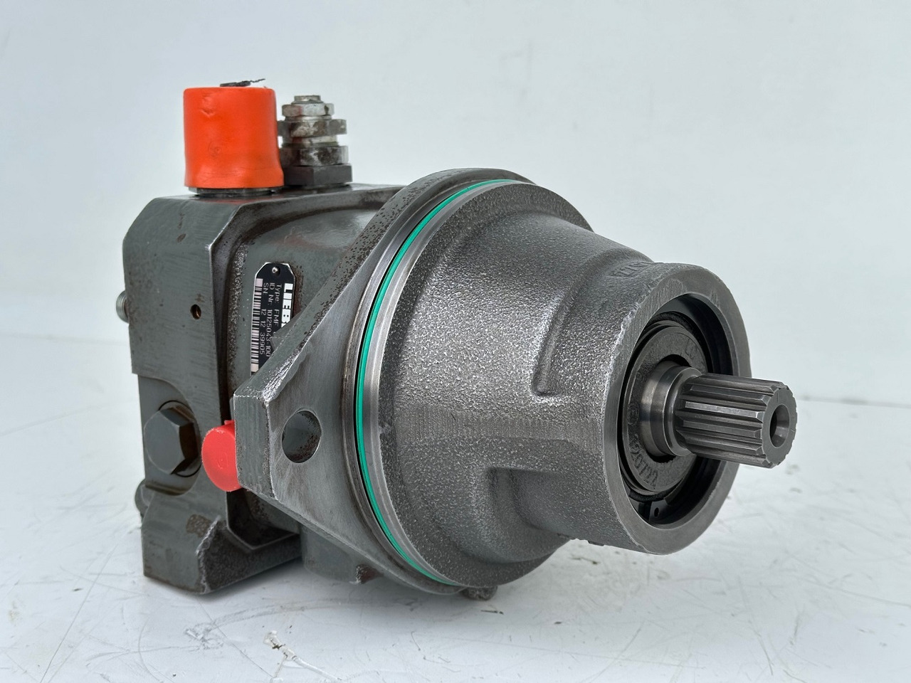 Liebherr Hydraulikeinbaumotor Typ:FMF045. ID-Nr.9075181 - ID-Nr.10125041 - ID-Nr.10125043. A309, A311, A312, A314, A316, A900, A904, A918, R313, R317, R900, R904. #10125043.39905# - 유압 모터 크롤러 굴삭기 용 : 사진 4 Liebherr Hydraulikeinbaumotor Typ:FMF045. ID-Nr.9075181 - ID-Nr.10125041 - ID-Nr.10125043. A309, A311, A312, A314, A316, A900, A904, A918, R313, R317, R900, R904. #10125043.39905# - 유압 모터 크롤러 굴삭기 용 : 사진 4