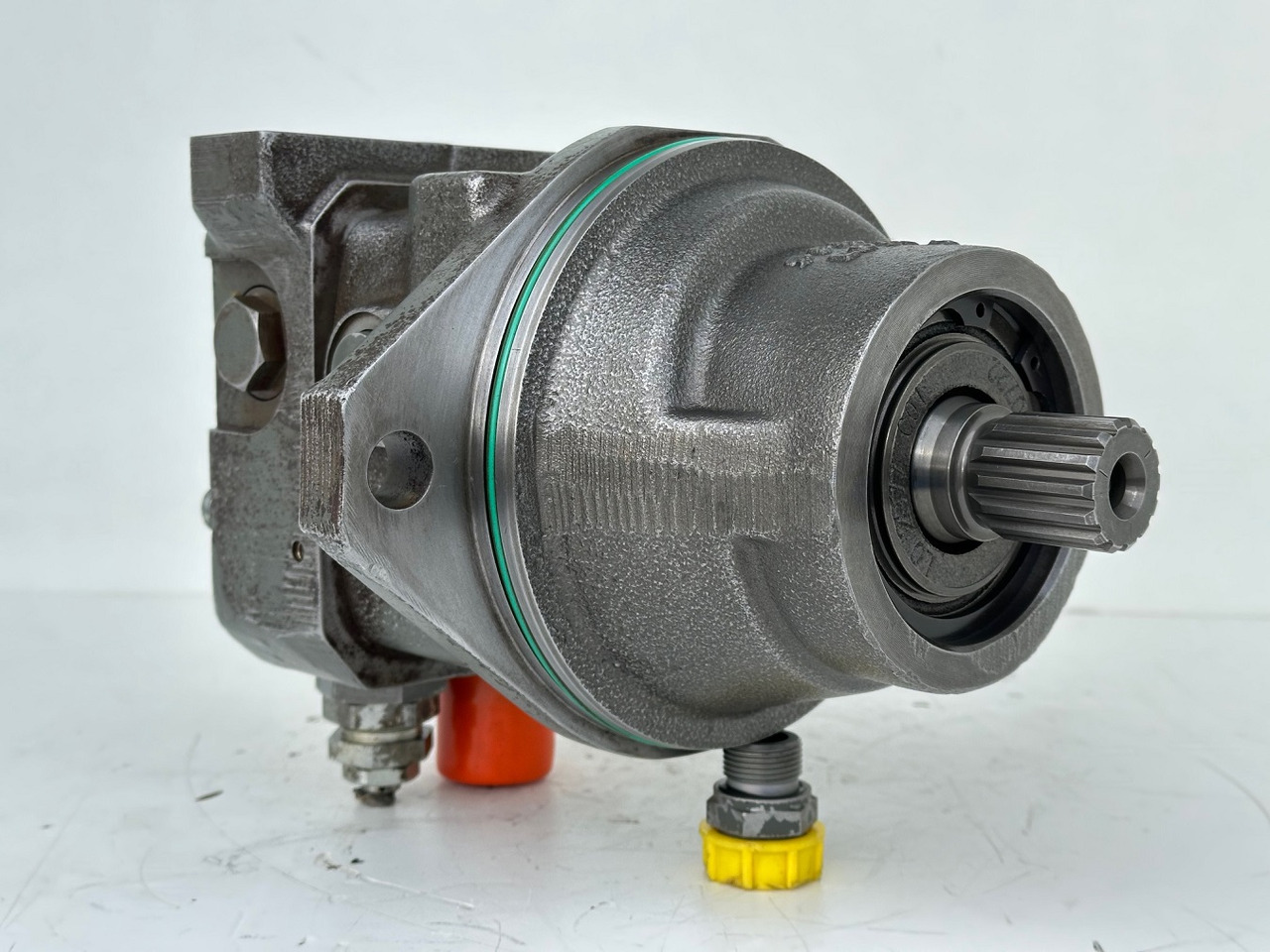 Liebherr Hydraulikeinbaumotor Typ:FMF045. ID-Nr.9075181 - ID-Nr.10125041 - ID-Nr.10125043. A309, A311, A312, A314, A316, A900, A904, A918, R313, R317, R900, R904. #10125043.39905# - 유압 모터 크롤러 굴삭기 용 : 사진 2 Liebherr Hydraulikeinbaumotor Typ:FMF045. ID-Nr.9075181 - ID-Nr.10125041 - ID-Nr.10125043. A309, A311, A312, A314, A316, A900, A904, A918, R313, R317, R900, R904. #10125043.39905# - 유압 모터 크롤러 굴삭기 용 : 사진 2