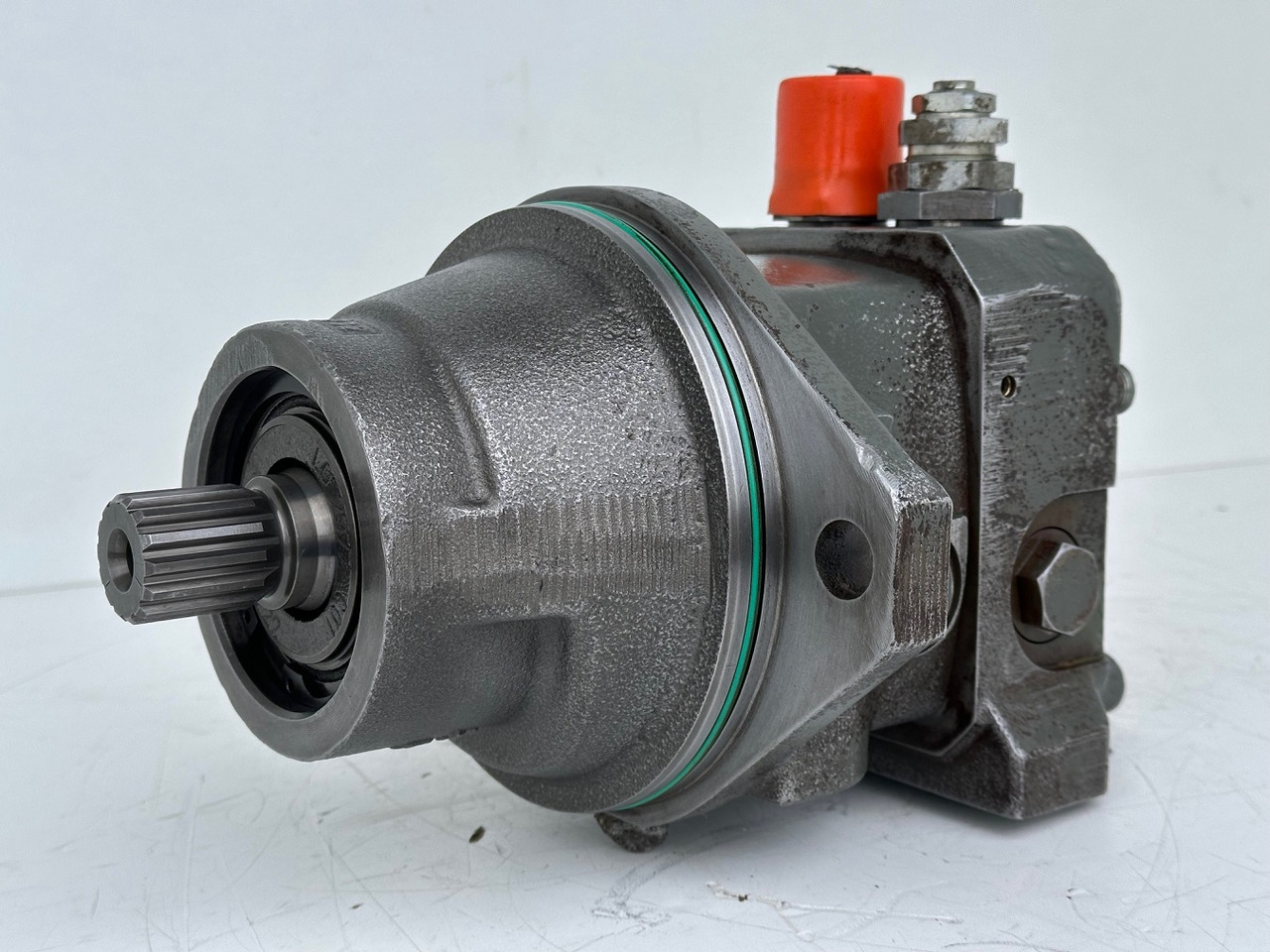 Liebherr Hydraulikeinbaumotor Typ:FMF045. ID-Nr.9075181 - ID-Nr.10125041 - ID-Nr.10125043. A309, A311, A312, A314, A316, A900, A904, A918, R313, R317, R900, R904. #10125043.39905# - 유압 모터 크롤러 굴삭기 용 : 사진 3 Liebherr Hydraulikeinbaumotor Typ:FMF045. ID-Nr.9075181 - ID-Nr.10125041 - ID-Nr.10125043. A309, A311, A312, A314, A316, A900, A904, A918, R313, R317, R900, R904. #10125043.39905# - 유압 모터 크롤러 굴삭기 용 : 사진 3