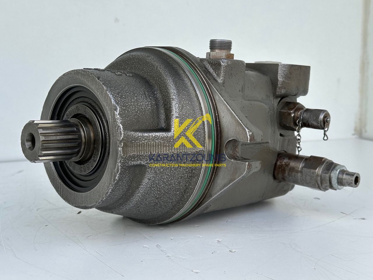 Liebherr Hydraulikeinbaumotor Typ:FMF058, ID-Nr.10122576 - ID-Nr.10145827 - ID-Nr.11371069. LOS1906, P924 COMP , R906, R906 PROTO, R916, R922, R924, R924 COMP, R926 COMP, R926 K LC. #11371069.08604# - 유압 모터 크롤러 굴삭기 용 : 사진 1 Liebherr Hydraulikeinbaumotor Typ:FMF058, ID-Nr.10122576 - ID-Nr.10145827 - ID-Nr.11371069. LOS1906, P924 COMP , R906, R906 PROTO, R916, R922, R924, R924 COMP, R926 COMP, R926 K LC. #11371069.08604# - 유압 모터 크롤러 굴삭기 용 : 사진 1