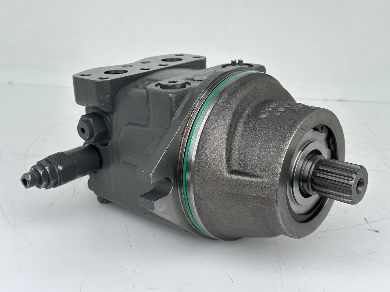 Liebherr Hydraulikeinbaumotor Typ:FMF058. ID-Nr.12483261. SAT275/266. R926 K-LC-1565, R926 K-LC-1827, R930 T-1980. #12483261.00573# - 유압 모터 크롤러 굴삭기 용 : 사진 2 Liebherr Hydraulikeinbaumotor Typ:FMF058. ID-Nr.12483261. SAT275/266. R926 K-LC-1565, R926 K-LC-1827, R930 T-1980. #12483261.00573# - 유압 모터 크롤러 굴삭기 용 : 사진 2