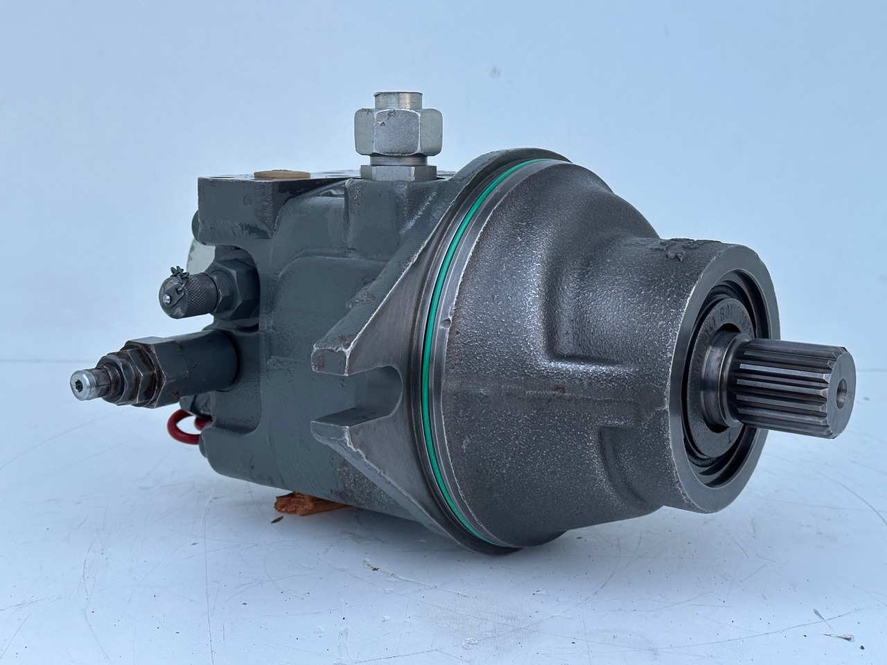 Liebherr Hydraulikeinbaumotor Typ:FMF090. ID-Nr.10139164 - ID-Nr.11371743. R946 LC, R946 LC-V, R946 NLC, R946 S-HD, R950 LC-V, R950 S-HD, R950. #11371743.11929# - 스윙 모터 굴착기 용 : 사진 2 Liebherr Hydraulikeinbaumotor Typ:FMF090. ID-Nr.10139164 - ID-Nr.11371743. R946 LC, R946 LC-V, R946 NLC, R946 S-HD, R950 LC-V, R950 S-HD, R950. #11371743.11929# - 스윙 모터 굴착기 용 : 사진 2