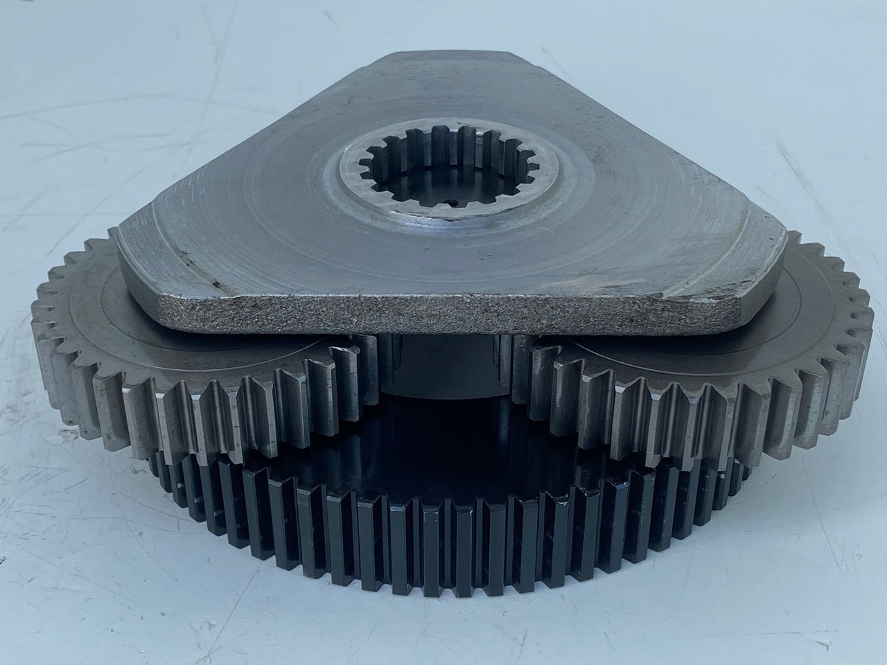 Liebherr Lamellenträger ID-Nr.944390203 - Planetenräder ID-Nr.90213984 - Planetenträger ID-Nr.944390003. SAT250/278 - SAT250/287 - SAT250A300. #PLA1550# - 스윙 모터 크롤러 굴삭기 용 : 사진 5 Liebherr Lamellenträger ID-Nr.944390203 - Planetenräder ID-Nr.90213984 - Planetenträger ID-Nr.944390003. SAT250/278 - SAT250/287 - SAT250A300. #PLA1550# - 스윙 모터 크롤러 굴삭기 용 : 사진 5