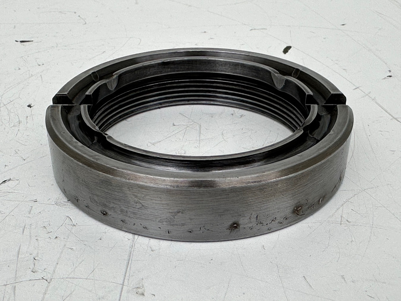 Liebherr Nutmutter ID-Nr.9441596 - ID-Nr.944159603. SAT200/277,SAT225/218,SAT225/200,SAT225/220,SAT225/228,SAT225/229,SAT225/230,SAT225/230,SAT225/240,SAT225/268,SAT250/278,SAT250A300.#944159603.GH# - 스윙 모터 굴착기 용 : 사진 2 Liebherr Nutmutter ID-Nr.9441596 - ID-Nr.944159603. SAT200/277,SAT225/218,SAT225/200,SAT225/220,SAT225/228,SAT225/229,SAT225/230,SAT225/230,SAT225/240,SAT225/268,SAT250/278,SAT250A300.#944159603.GH# - 스윙 모터 굴착기 용 : 사진 2