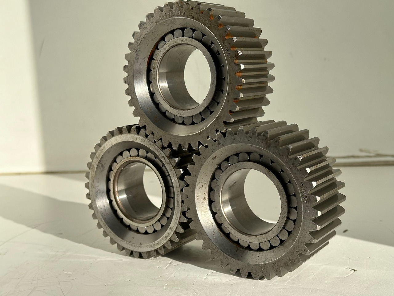 Liebherr Planetenrad ID-Nr.9443074 - ID-Nr.944307403 - ID-Nr.90208594 mit Zylinderrollenlager ID-Nr.7610032 - ID-Nr.761003203. #944307503.18.12# - 스윙 모터 건설기계 용 : 사진 1 Liebherr Planetenrad ID-Nr.9443074 - ID-Nr.944307403 - ID-Nr.90208594 mit Zylinderrollenlager ID-Nr.7610032 - ID-Nr.761003203. #944307503.18.12# - 스윙 모터 건설기계 용 : 사진 1