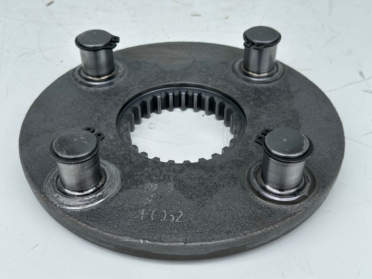 Liebherr Planetenträger ID-Nr.90214403. SAT275A290. R922 LC-1486. R924 LC-1487. #90214403.HO.925# - 스윙 모터 건설기계 용 : 사진 2 Liebherr Planetenträger ID-Nr.90214403. SAT275A290. R922 LC-1486. R924 LC-1487. #90214403.HO.925# - 스윙 모터 건설기계 용 : 사진 2