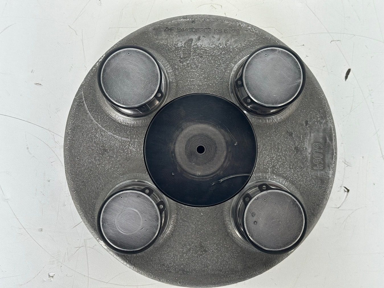 Liebherr Planetenträger ID-Nr.944306303 - ID-Nr.9443063. A924, A934, LH30, LH35, R906, R916, R922, R924, R926, R932, R934, R944. #k9079# - 기어박스 건설기계 용 : 사진 3 Liebherr Planetenträger ID-Nr.944306303 - ID-Nr.9443063. A924, A934, LH30, LH35, R906, R916, R922, R924, R926, R932, R934, R944. #k9079# - 기어박스 건설기계 용 : 사진 3