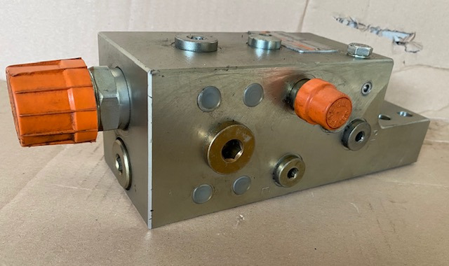 Liebherr Rohrbruchsicherung ID-Nr.5009808. - 유압 밸브 크롤러 굴삭기 용 : 사진 1 Liebherr Rohrbruchsicherung ID-Nr.5009808. - 유압 밸브 크롤러 굴삭기 용 : 사진 1