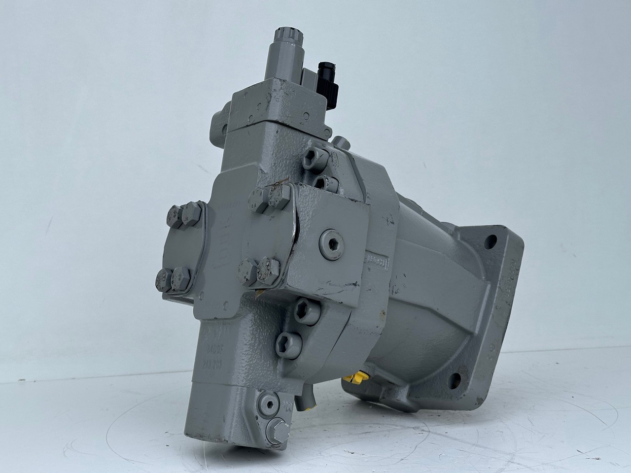 Liebherr Verstellmotor ID-Nr.510240108 - Hydromatik Rexroth Axialkolben-Verstellmotor Typ:A6VM140EP2D/63W-VZB017HB. #24338069# - 유압 모터 크롤러 크레인 용 : 사진 5 Liebherr Verstellmotor ID-Nr.510240108 - Hydromatik Rexroth Axialkolben-Verstellmotor Typ:A6VM140EP2D/63W-VZB017HB. #24338069# - 유압 모터 크롤러 크레인 용 : 사진 5