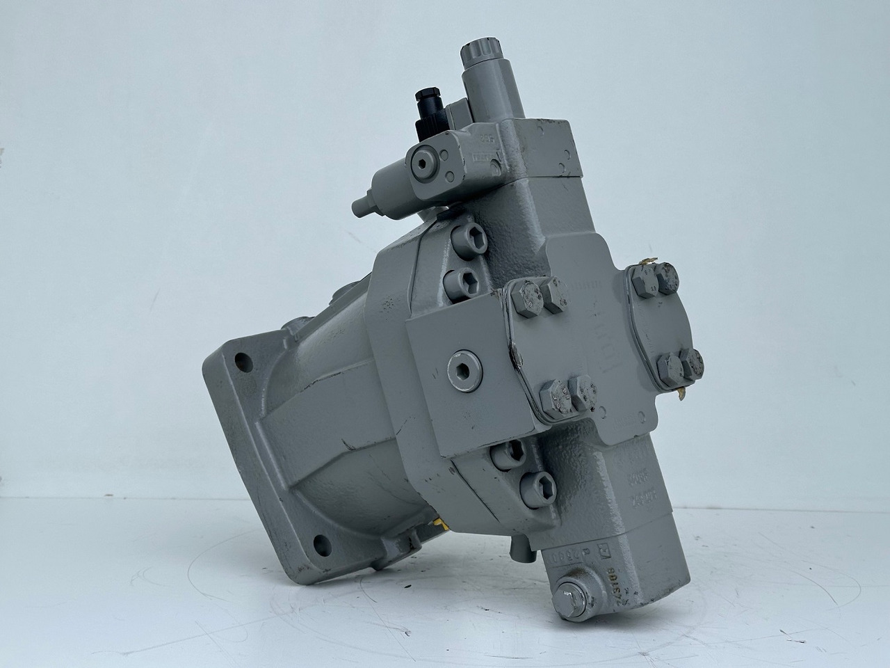 Liebherr Verstellmotor ID-Nr.510240108 - Hydromatik Rexroth Axialkolben-Verstellmotor Typ:A6VM140EP2D/63W-VZB017HB. #24338069# - 유압 모터 크롤러 크레인 용 : 사진 4 Liebherr Verstellmotor ID-Nr.510240108 - Hydromatik Rexroth Axialkolben-Verstellmotor Typ:A6VM140EP2D/63W-VZB017HB. #24338069# - 유압 모터 크롤러 크레인 용 : 사진 4