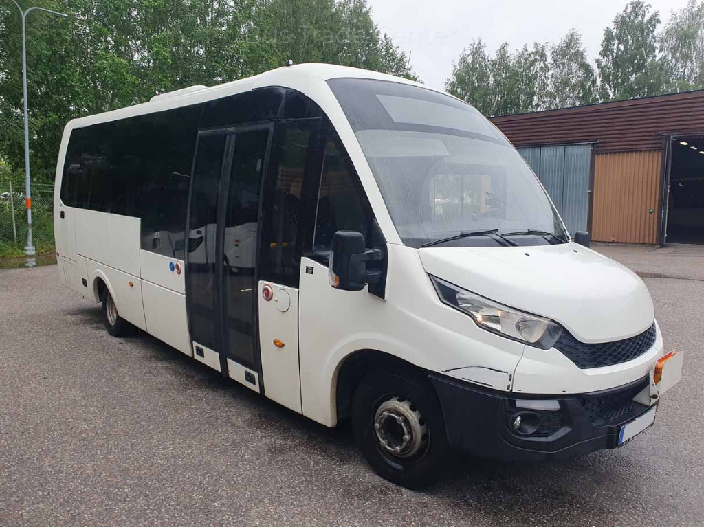 IVECO Rosero FIRST - 소형 버스, 승합차 : 사진 1 IVECO Rosero FIRST - 소형 버스, 승합차 : 사진 1
