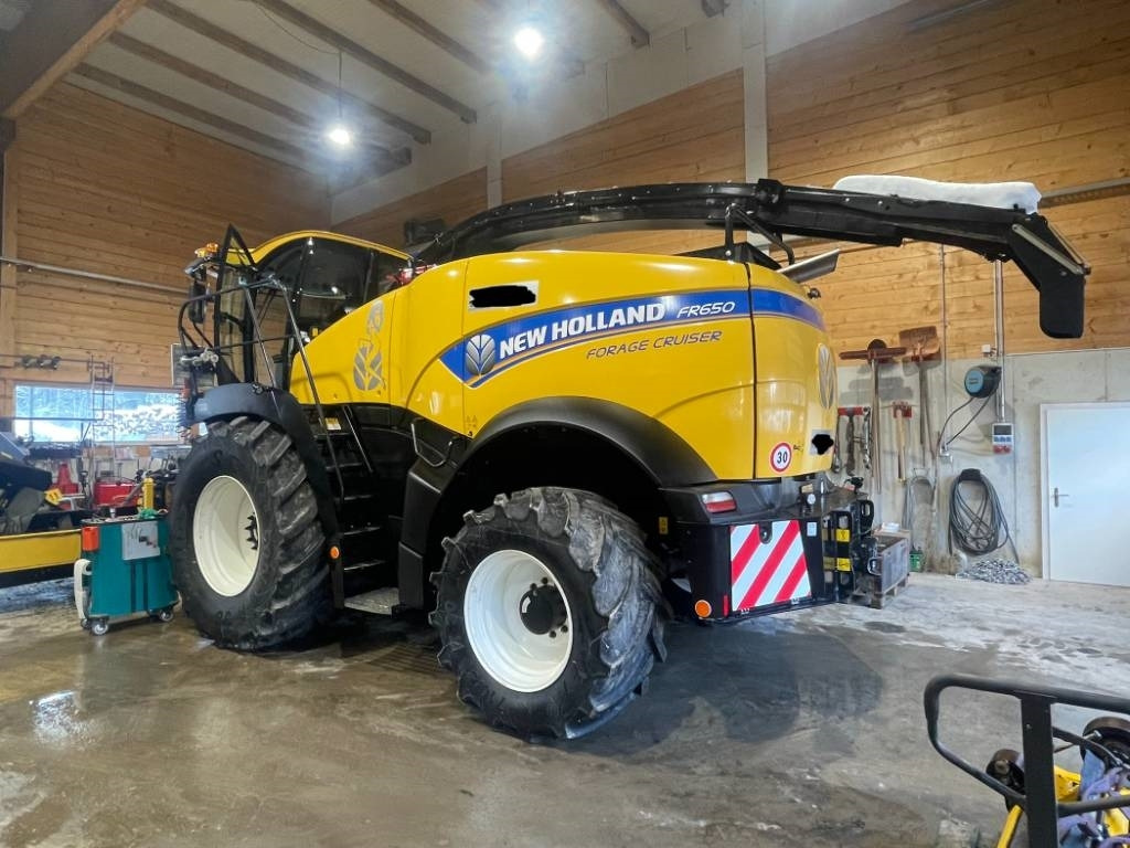 New Holland FR 650 - 견인식 목초수확기 : 사진 4 New Holland FR 650 - 견인식 목초수확기 : 사진 4