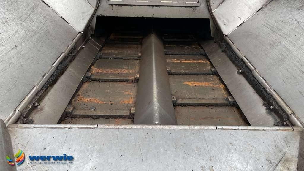 아스팔트 포장기 Vögele SUPER 1800-3i / AB500-3TP1 (2,55 - 5,00 m) : 사진 6 아스팔트 포장기 Vögele SUPER 1800-3i / AB500-3TP1 (2,55 - 5,00 m) : 사진 6