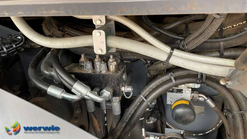 아스팔트 포장기 Vögele SUPER 1800-3i / AB500-3TP1 (2,55 - 5,00 m) : 사진 19 아스팔트 포장기 Vögele SUPER 1800-3i / AB500-3TP1 (2,55 - 5,00 m) : 사진 19