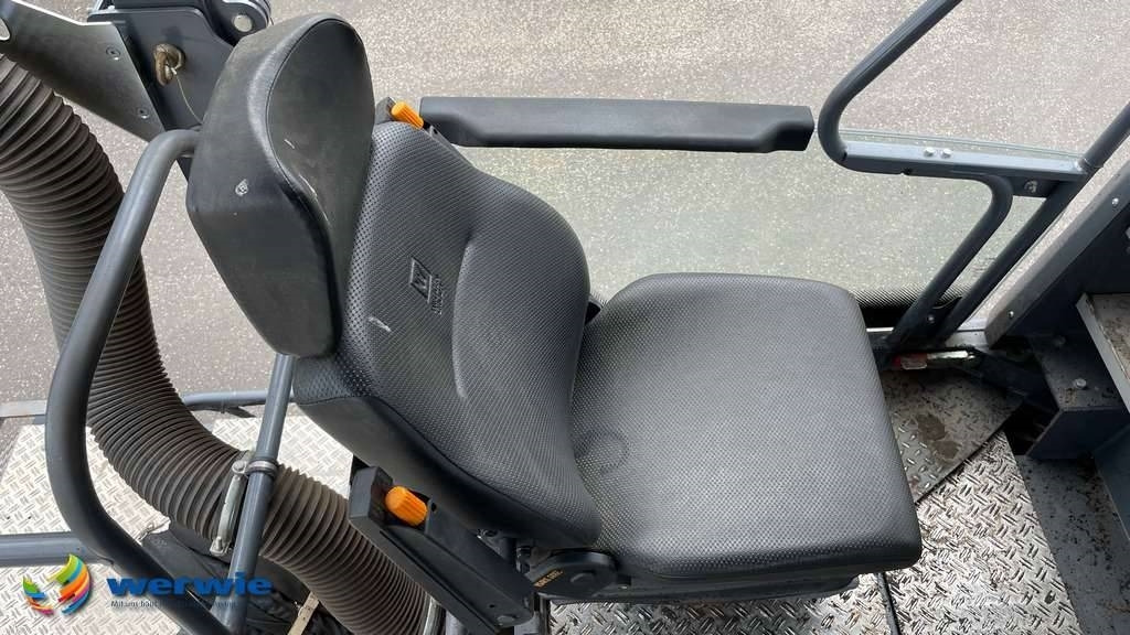 아스팔트 포장기 Vögele SUPER 1800-3i / AB500-3TP1 (2,55 - 5,00 m) : 사진 37 아스팔트 포장기 Vögele SUPER 1800-3i / AB500-3TP1 (2,55 - 5,00 m) : 사진 37