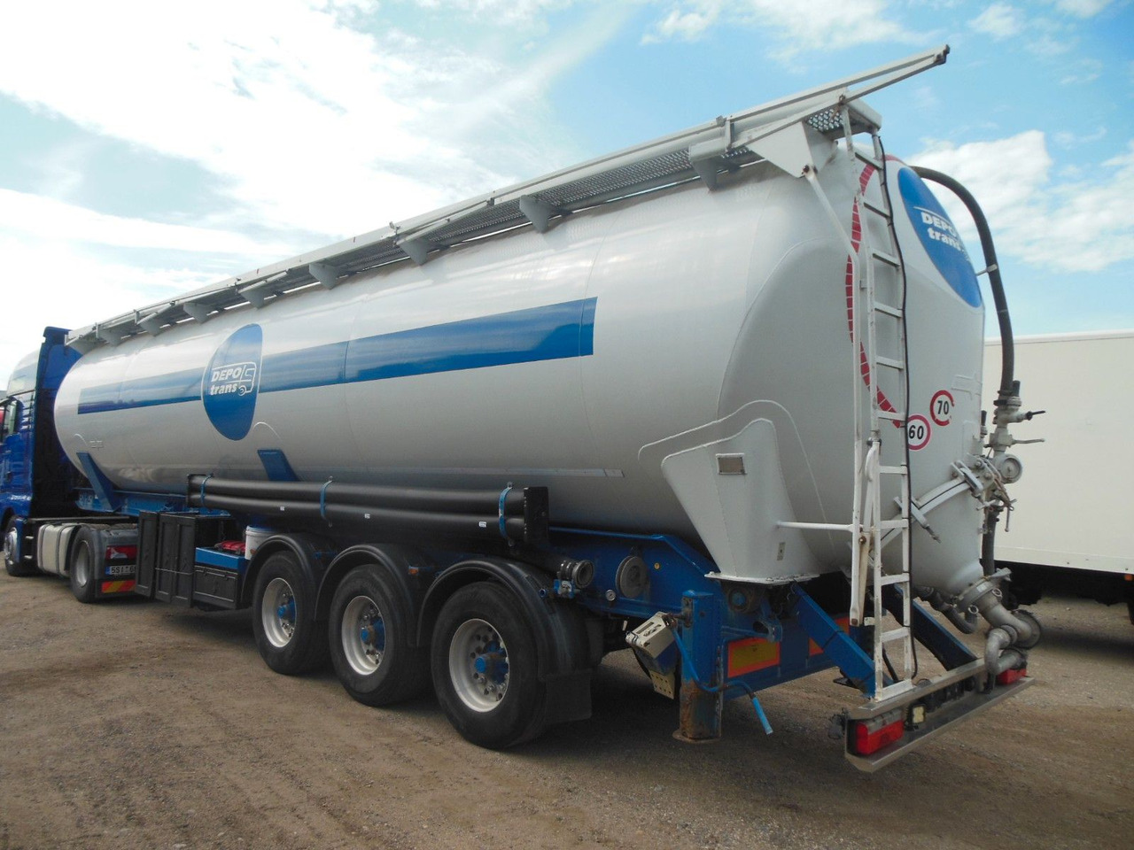 Spitzer SK 2460 CAL, 60.000 L - 사일로 세미 트레일러 : 사진 4 Spitzer SK 2460 CAL, 60.000 L - 사일로 세미 트레일러 : 사진 4