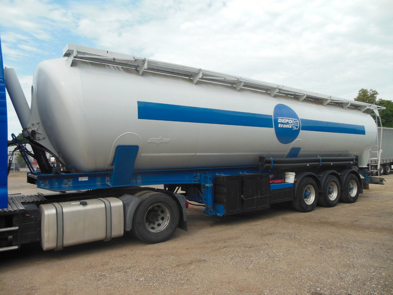 Spitzer SK 2460 CAL, 60.000 L - 사일로 세미 트레일러 : 사진 1 Spitzer SK 2460 CAL, 60.000 L - 사일로 세미 트레일러 : 사진 1