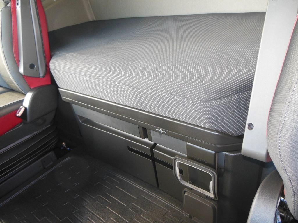 트랙터 유닛 Volvo FH 13/500, GLOBE XL, HYDRAULIK, ALU FELGEN, TOP! : 사진 12 트랙터 유닛 Volvo FH 13/500, GLOBE XL, HYDRAULIK, ALU FELGEN, TOP! : 사진 12