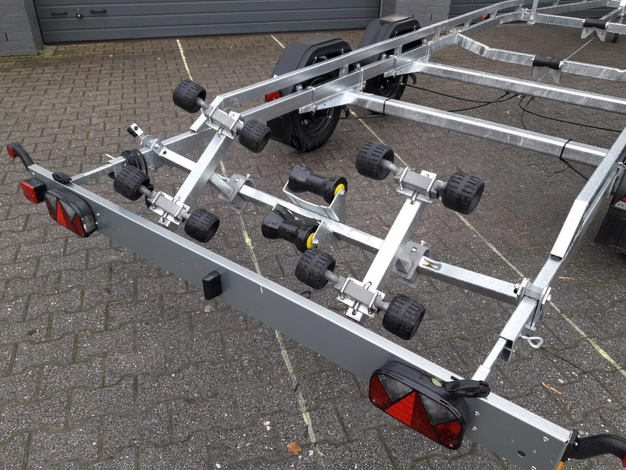 Brenderup Bootstrailer Premium 242000 TB SR 2000 Superrollen Winde Boote bis 650cm 2000kg 312268 - 보트 트레일러 : 사진 4 Brenderup Bootstrailer Premium 242000 TB SR 2000 Superrollen Winde Boote bis 650cm 2000kg 312268 - 보트 트레일러 : 사진 4